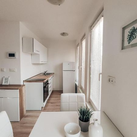 Studio Apartment Sanya Ljubljana Exterior photo